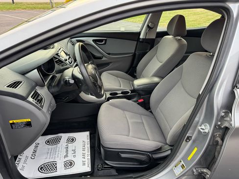 Used 2015 Hyundai Elantra SE w/ Option Group 02 image 18