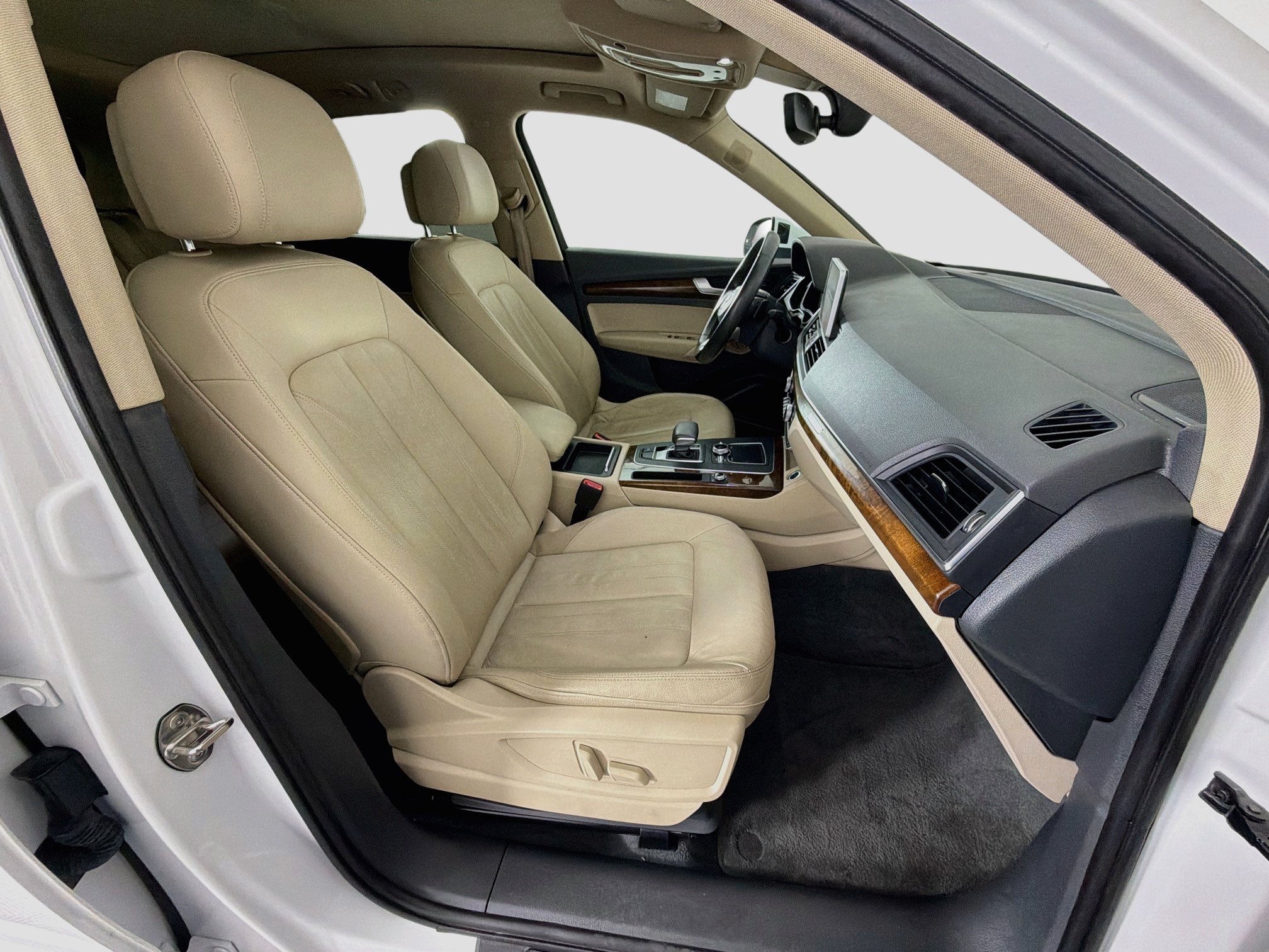 Used 2018 Audi Q5 2.0T Premium Plus w/ Premium Plus Package AWD/4WD image 34
