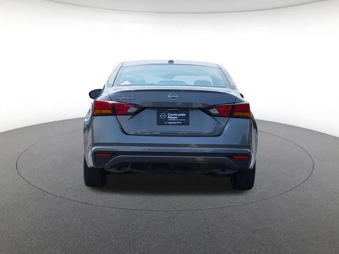 Used 2025 Nissan Altima 2.5 SV FWD image 14