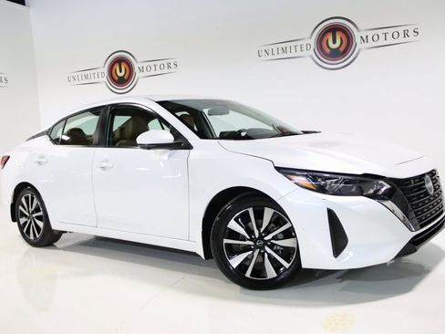 Used 2025 Nissan Sentra SV w/ SV Premium Package image 6