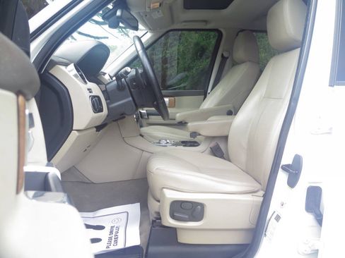 Used 2016 Land Rover LR4 HSE Silver Edition AWD/4WD image 19