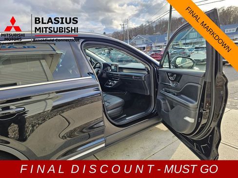 Used 2022 Lincoln Corsair AWD w/ Premium Package image 13