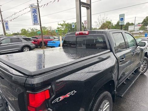 Used 2025 Chevrolet Colorado LT w/ LT Convenience Package AWD/4WD image 3