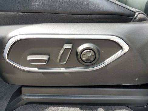 Used 2024 Jeep Wagoneer Series II w/ Convenience Group I AWD/4WD image 25
