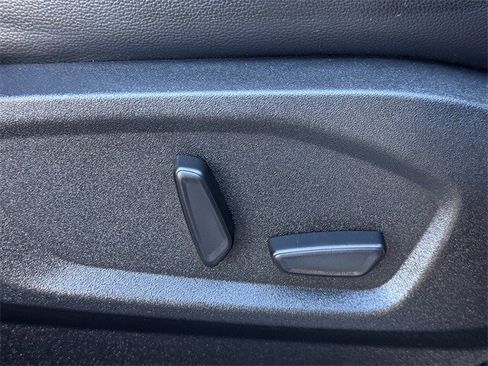 Used 2024 Ford Edge Titanium image 30