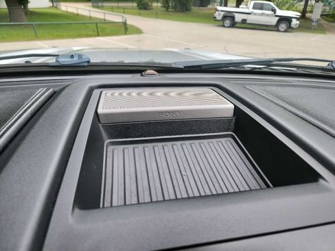 Used 2017 Ford F250 Lariat w/ Lariat Ultimate Package AWD/4WD image 29