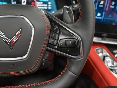 Used 2024 Chevrolet Corvette Stingray Premium Conv w/ Z51 Performance Package image 17