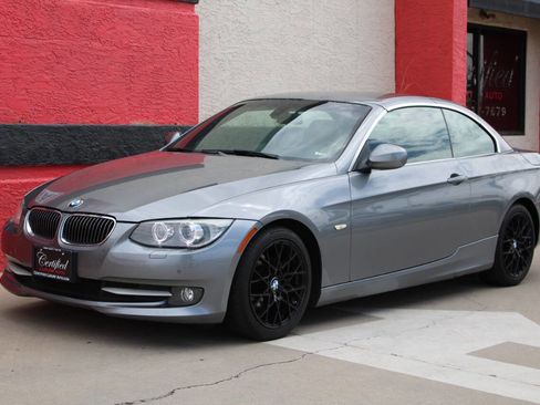 Used 2011 BMW 328i Convertible image 12
