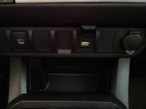 Used 2022 Toyota Tacoma 2WD Access Cab image 22