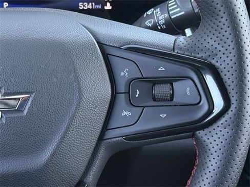 Used 2025 Chevrolet Trax RS w/ Sunroof Package image 15