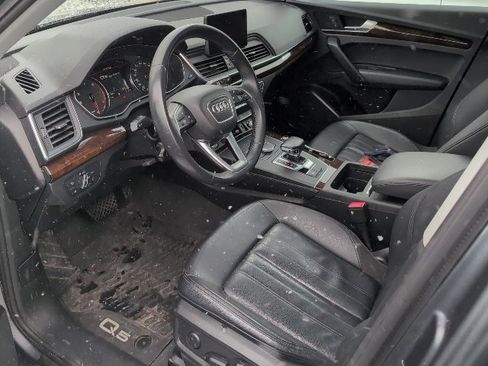 Used 2020 Audi Q5 2.0T Premium w/ Convenience Package image 2