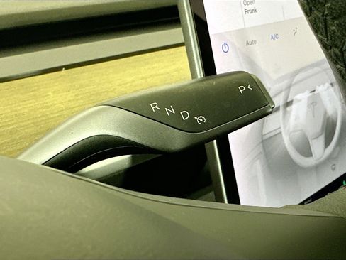 Used 2021 Tesla Model 3 Standard Range Plus image 24