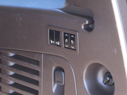 Used 2017 GMC Yukon XL Denali w/ Open Road Package image 34