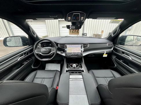 New 2026 Jeep Grand Wagoneer Limited image 30