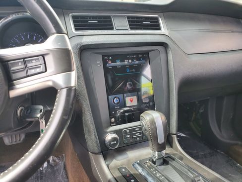 Used 2013 Ford Mustang Convertible RWD image 31