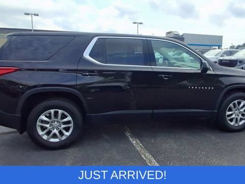Used 2021 Chevrolet Traverse LS AWD/4WD image 9
