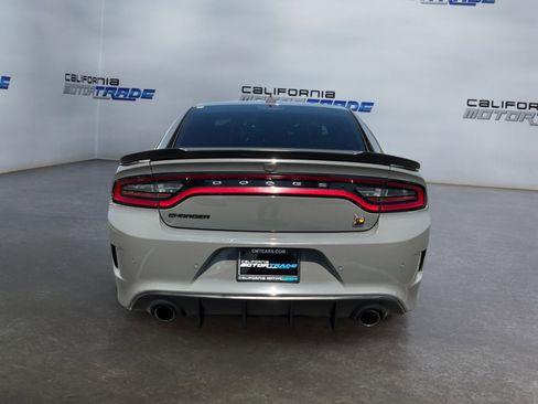 Used 2019 Dodge Charger Scat Pack w/ Dynamics Package RWD image 6