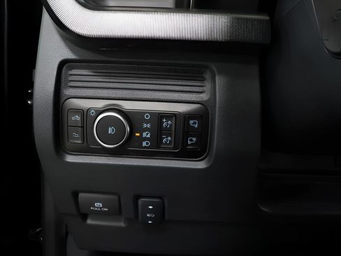 Used 2025 Ford F250 Platinum image 20