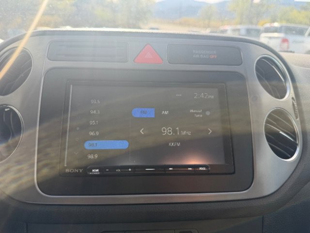 Used 2010 Volkswagen Tiguan SE FWD image 26