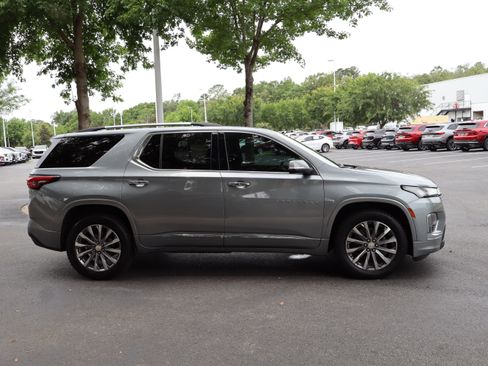 Used 2023 Chevrolet Traverse Premier FWD image 10