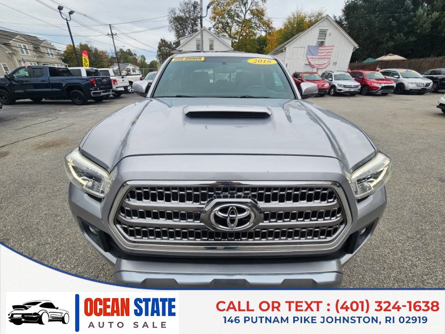 Used 2016 Toyota Tacoma TRD Sport w/ Premium & Technology Package AWD/4WD image 10