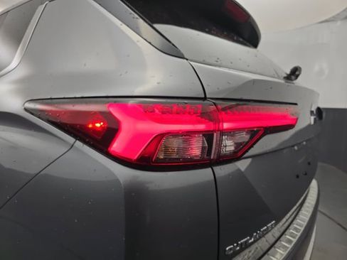 Used 2024 Mitsubishi Outlander SE FWD image 18