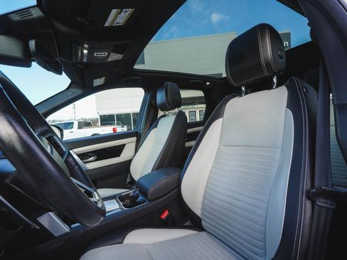 Used 2023 Land Rover Discovery Sport S image 29