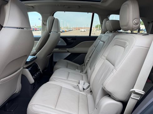 Used 2020 Lincoln Aviator Reserve w/ Equipment Group 202A AWD/4WD image 13