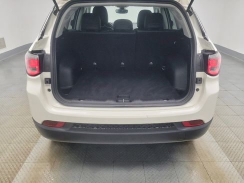 Used 2019 Jeep Compass Latitude AWD/4WD image 29
