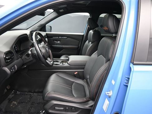 Used 2025 Honda Pilot TrailSport image 19