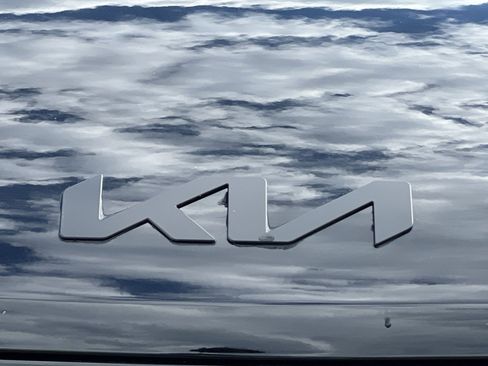 New 2026 Kia Carnival SX Prestige FWD image 12