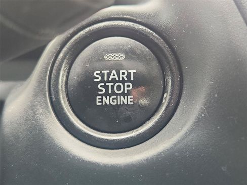 Used 2016 MAZDA MAZDA3 i Sport FWD image 16