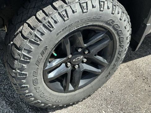 Used 2020 Chevrolet Silverado 1500 LT Trail Boss AWD/4WD image 17