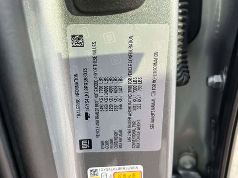 Certified 2023 Cadillac Escalade ESV Premium Luxury w/ Performance Package image 12