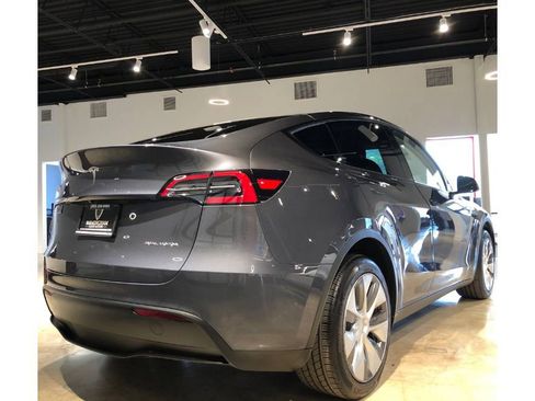Used 2023 Tesla Model Y Long Range image 13