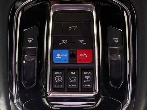Used 2023 Jeep Grand Cherokee Overland AWD/4WD image 26
