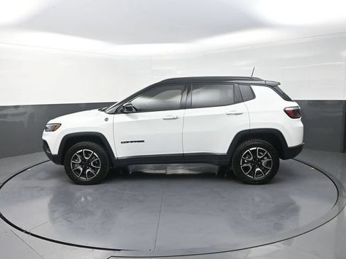 Used 2026 Jeep Compass Trailhawk AWD/4WD image 6