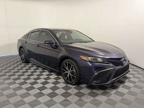 Certified 2022 Toyota Camry SE w/ Convenience Package FWD image 4
