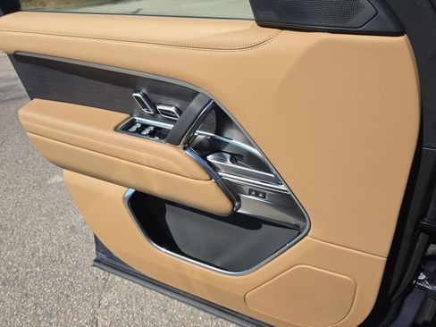 New 2026 Land Rover Range Rover Long Wheelbase SE image 26