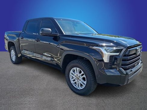 Used 2023 Toyota Tundra SR5 w/ SR5 Premium Package AWD/4WD image 3