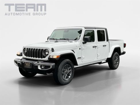 New 2025 Jeep Gladiator Sport image 3