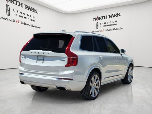Used 2017 Volvo XC90 T8 Inscription w/ Vision Package AWD/4WD image 2