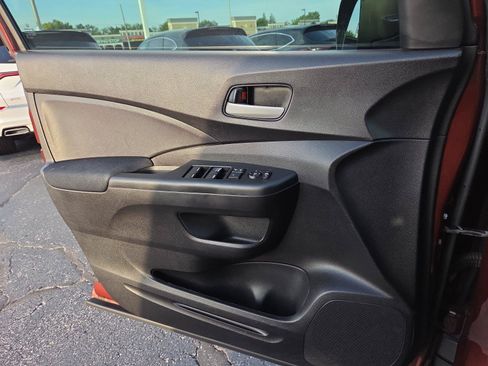 Used 2015 Honda CR-V LX image 17