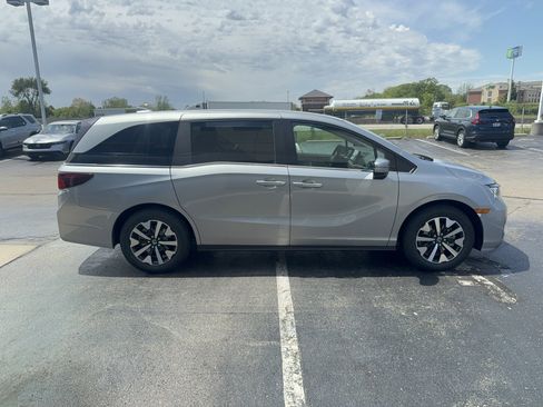 New 2026 Honda Odyssey EX-L image 4