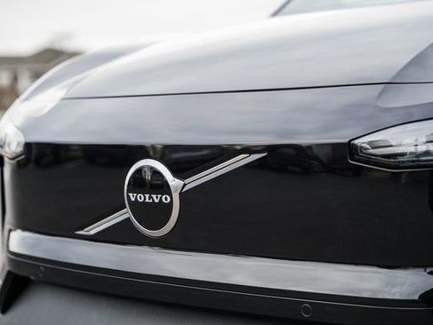 New 2026 Volvo EX30 Plus w/ Protection Package Premier image 12