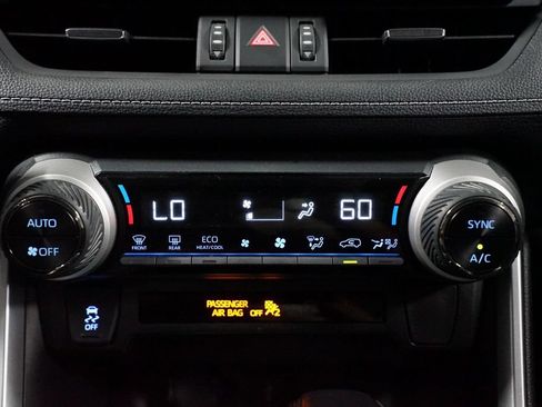 Certified 2022 Toyota RAV4 XLE Premium AWD/4WD image 19