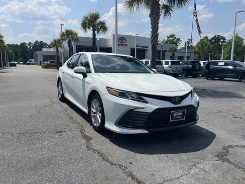 Used 2024 Toyota Camry LE FWD image 2