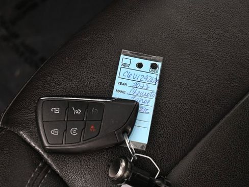 Used 2022 Chevrolet Tahoe LT w/ Luxury Package image 18