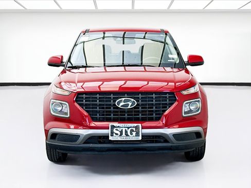 Used 2021 Hyundai Venue SE FWD image 2