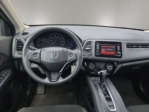 Used 2019 Honda HR-V LX image 12